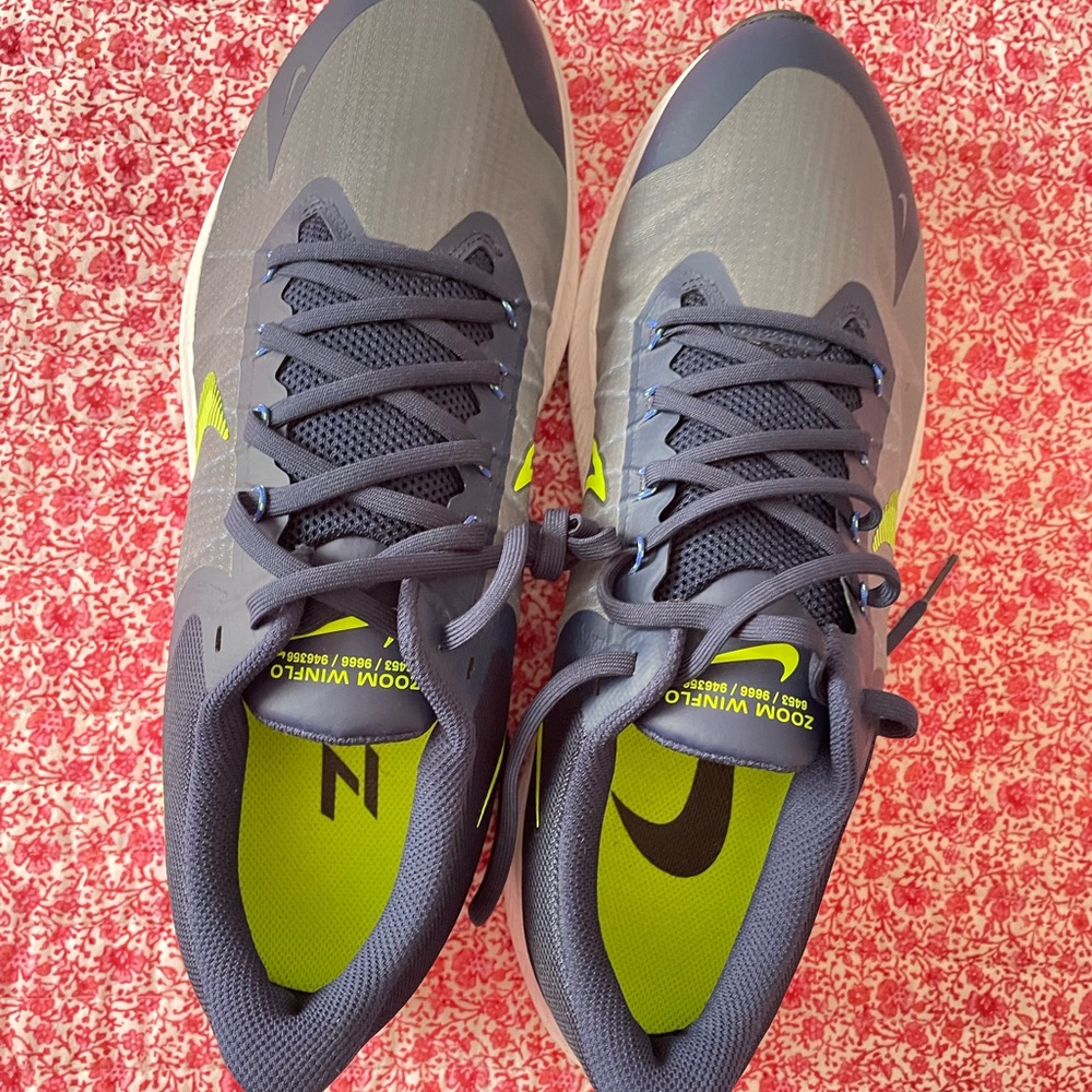 Nike tennis shoes